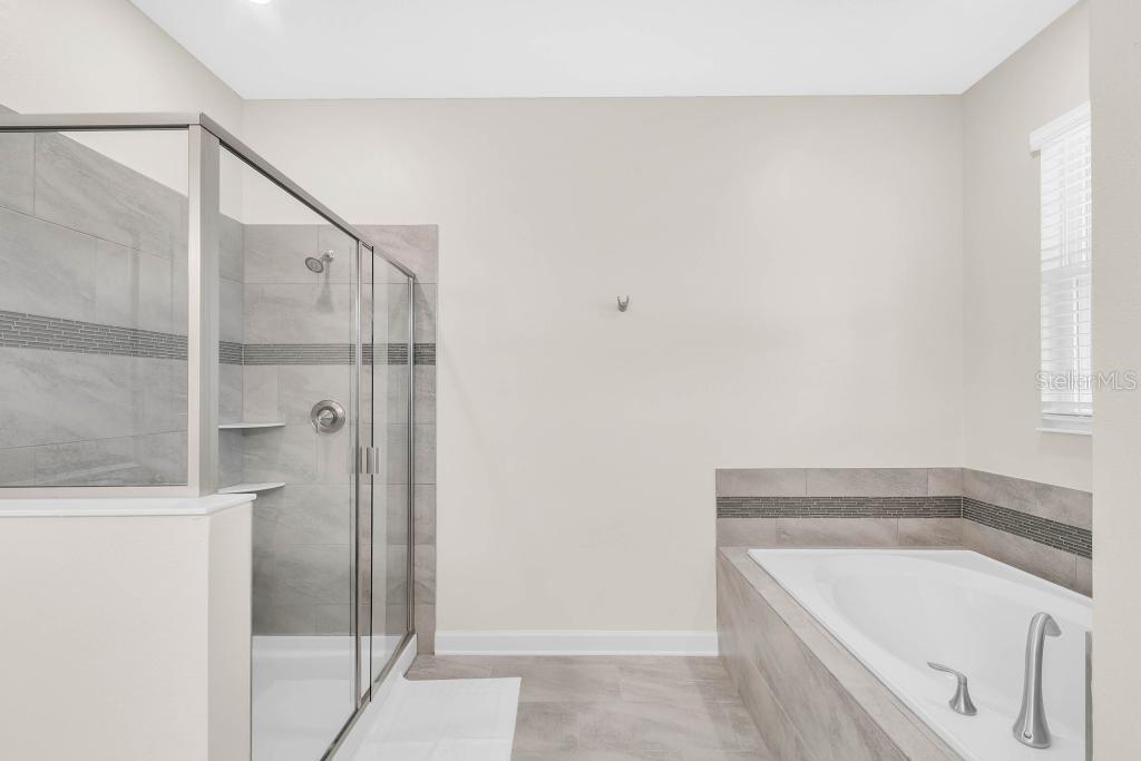 8824 CRUDEN BAY CT, DAVENPORT, FL, 33896