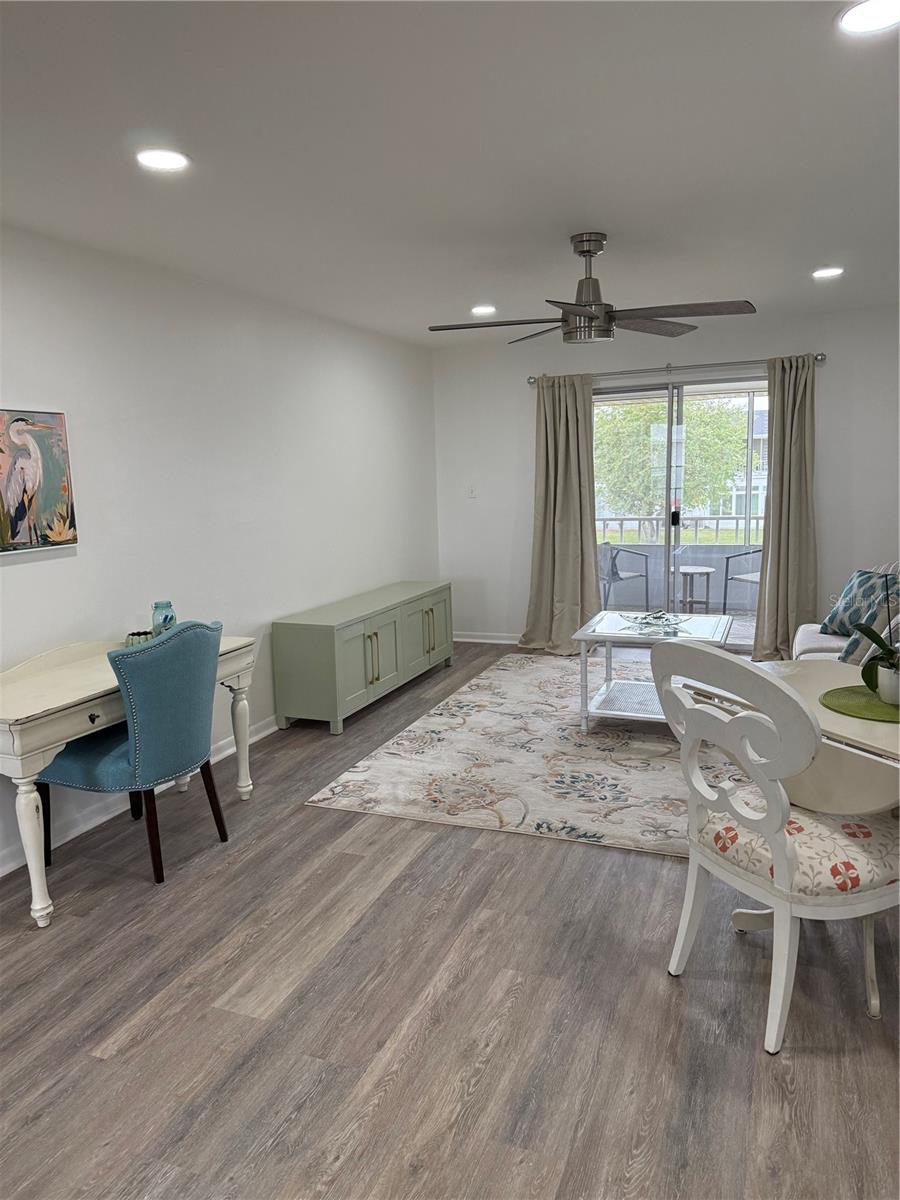 102 46TH AVENUE TER W #402, BRADENTON, FL, 34207