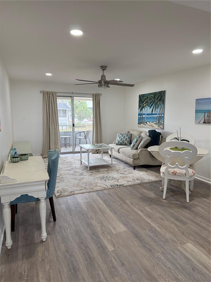 102 46TH AVENUE TER W #402, BRADENTON, FL, 34207