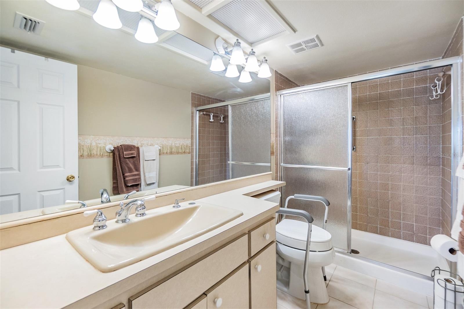 2549 ROYAL PINES CIR #16H, CLEARWATER, FL, 33763