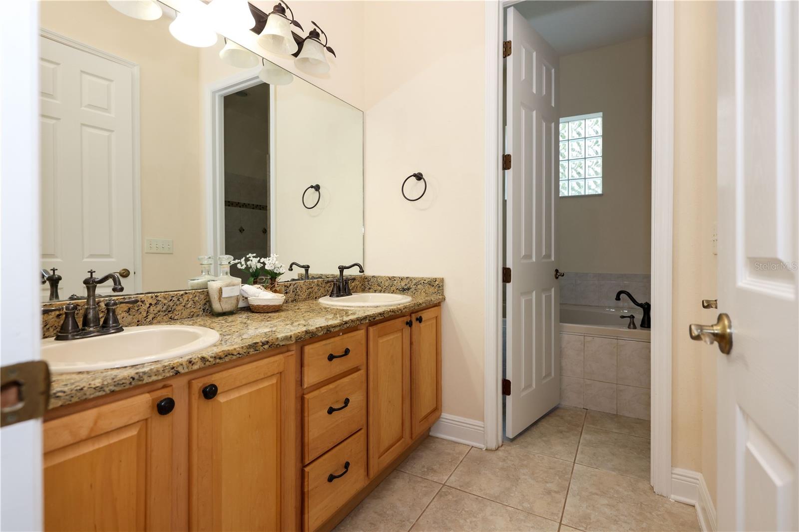 4116 WOODACRE LN, TAMPA, FL, 33624