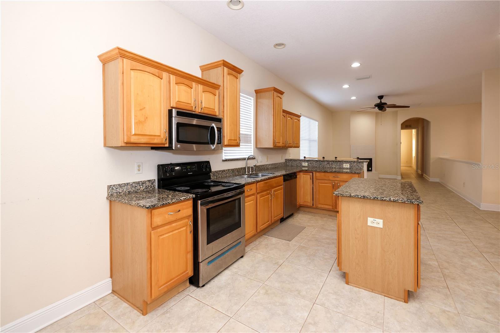 4116 WOODACRE LN, TAMPA, FL, 33624