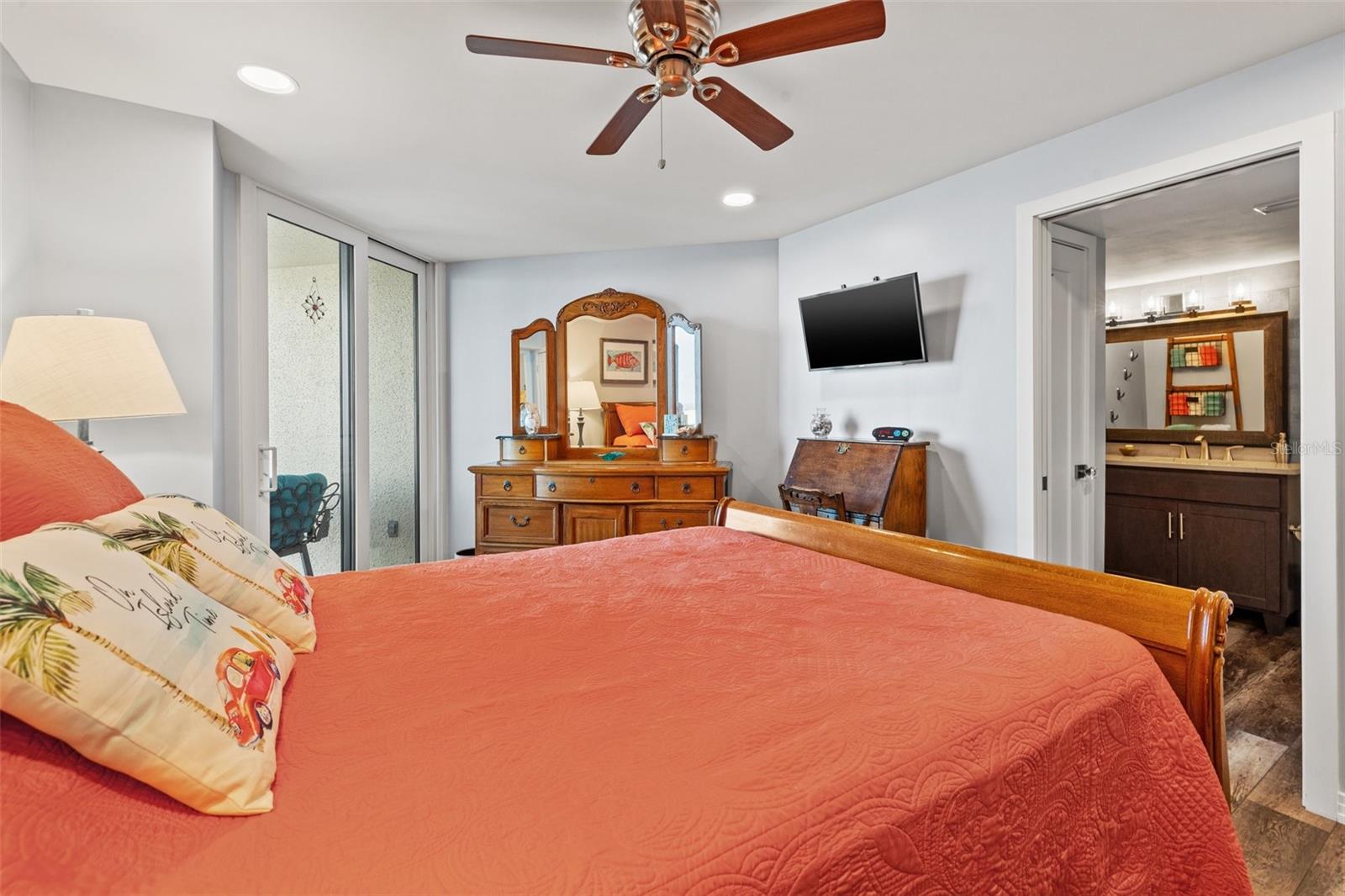 690 ISLAND WAY #1003, CLEARWATER BEACH, FL, 33767