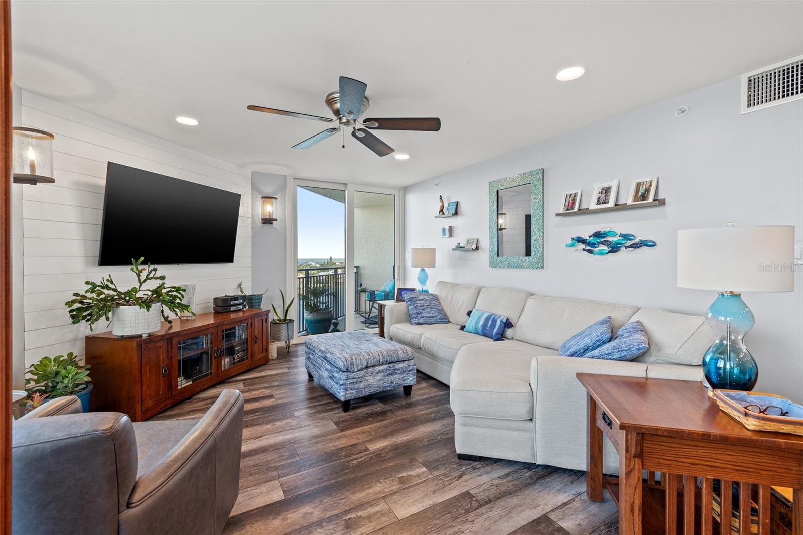 690 ISLAND WAY #1003, CLEARWATER BEACH, FL, 33767