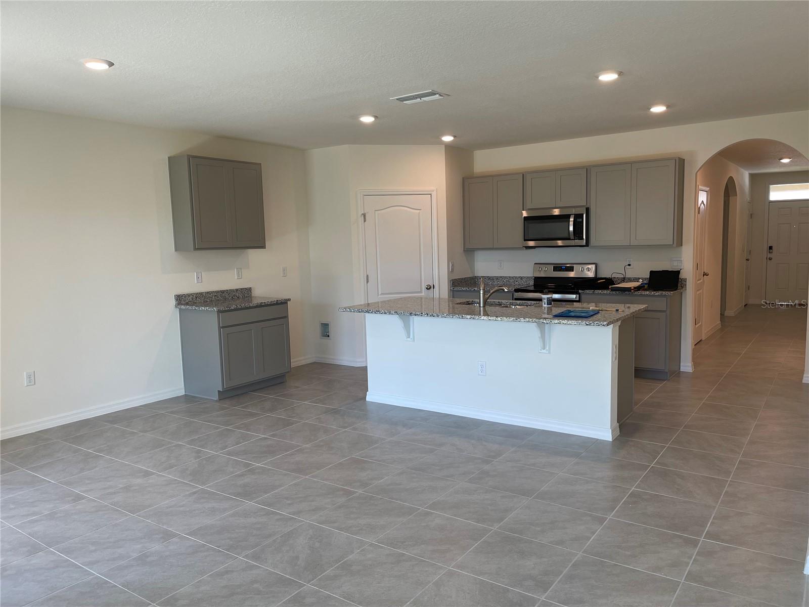 2660 MAGNOLIA AVE, DAVENPORT, FL, 33837