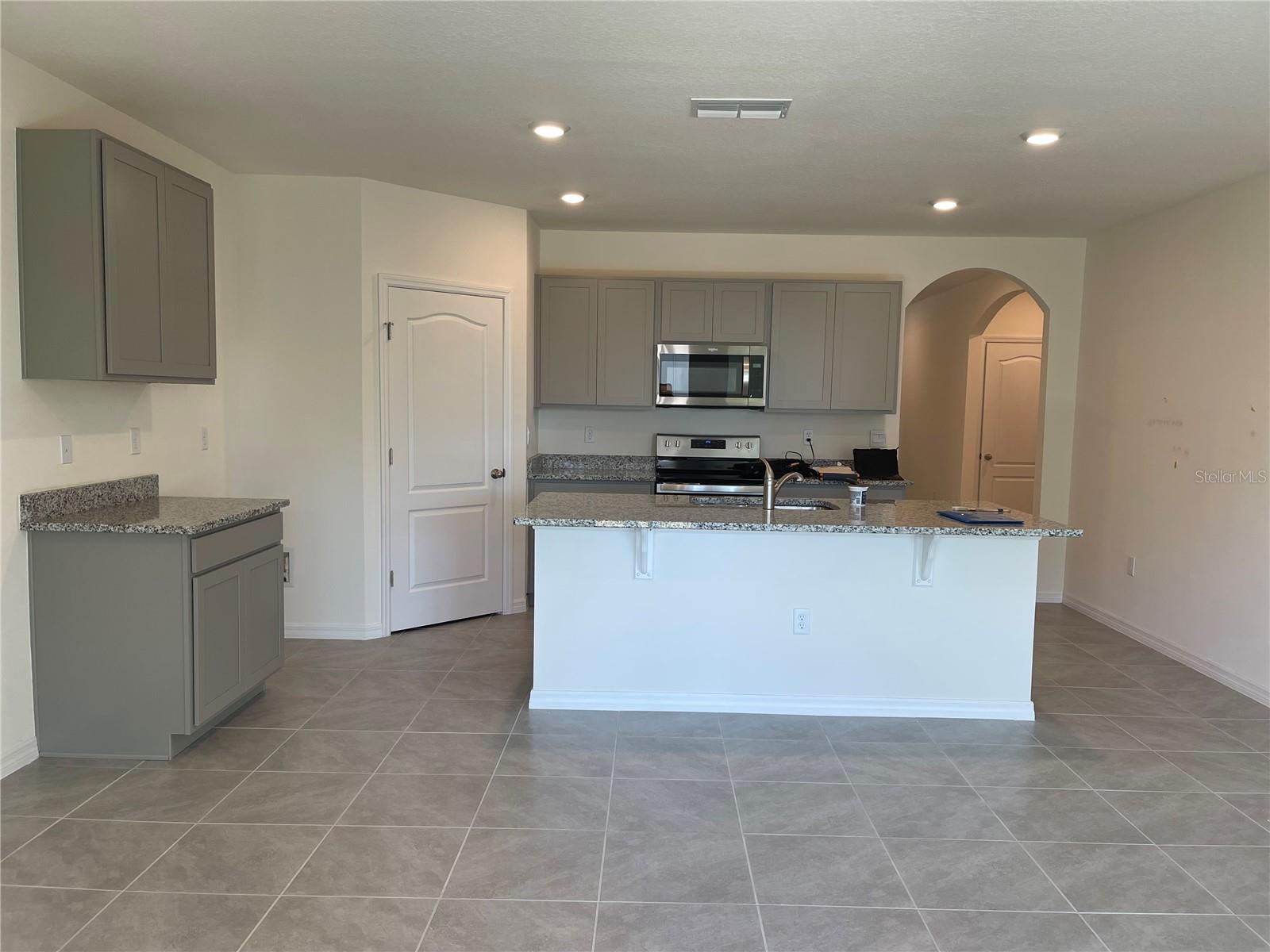 2660 MAGNOLIA AVE, DAVENPORT, FL, 33837