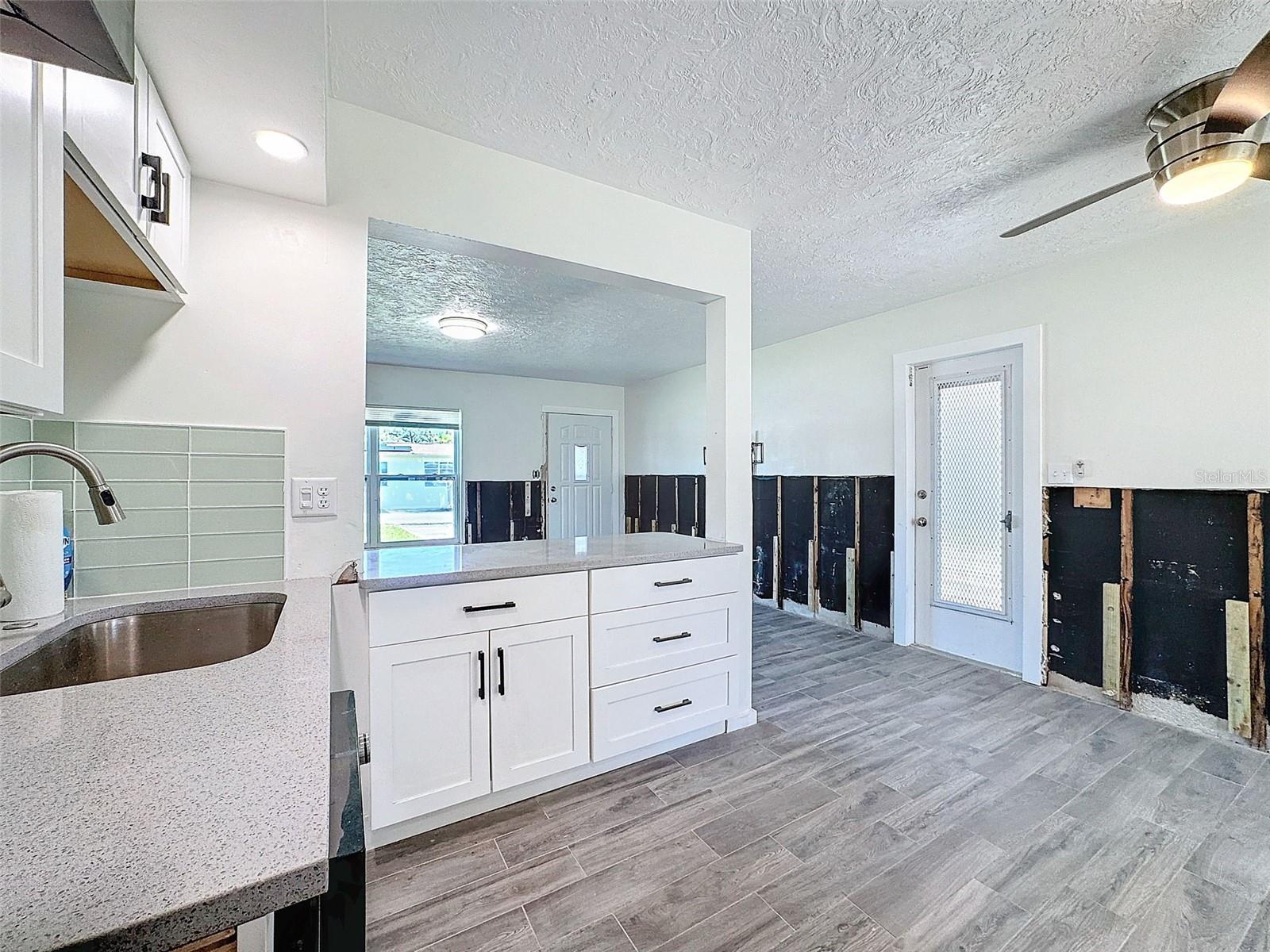 6713 MANOR BEACH RD, NEW PORT RICHEY, FL, 34652