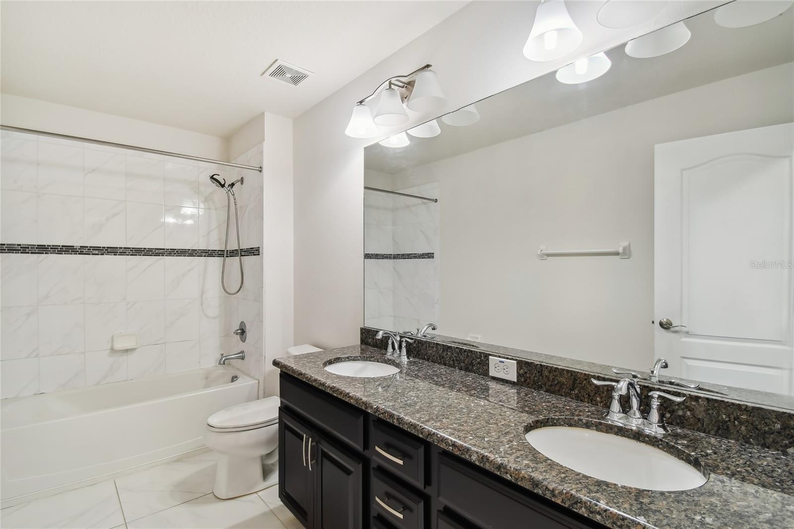 11027 TAHITI ISLE LN, TAMPA, FL, 33647