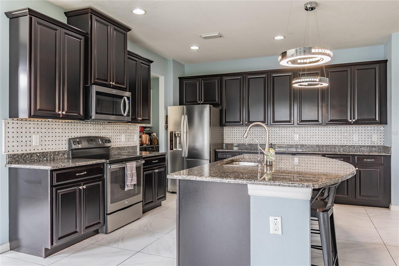 11027 TAHITI ISLE LN, TAMPA, FL, 33647