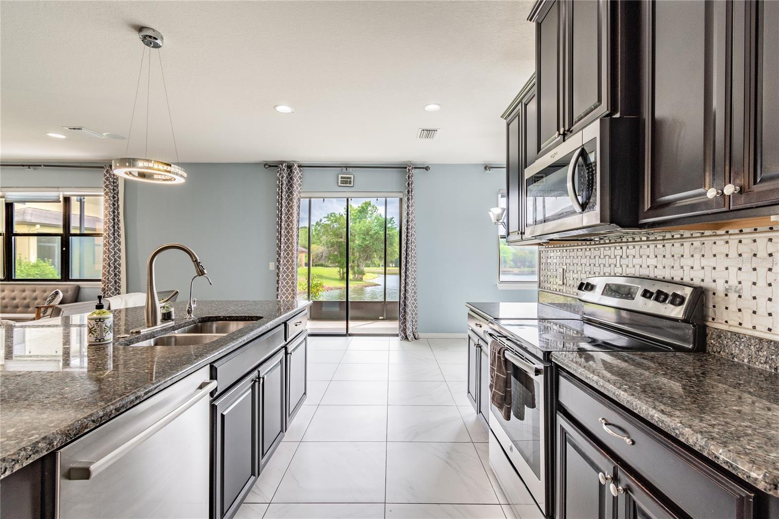 11027 TAHITI ISLE LN, TAMPA, FL, 33647