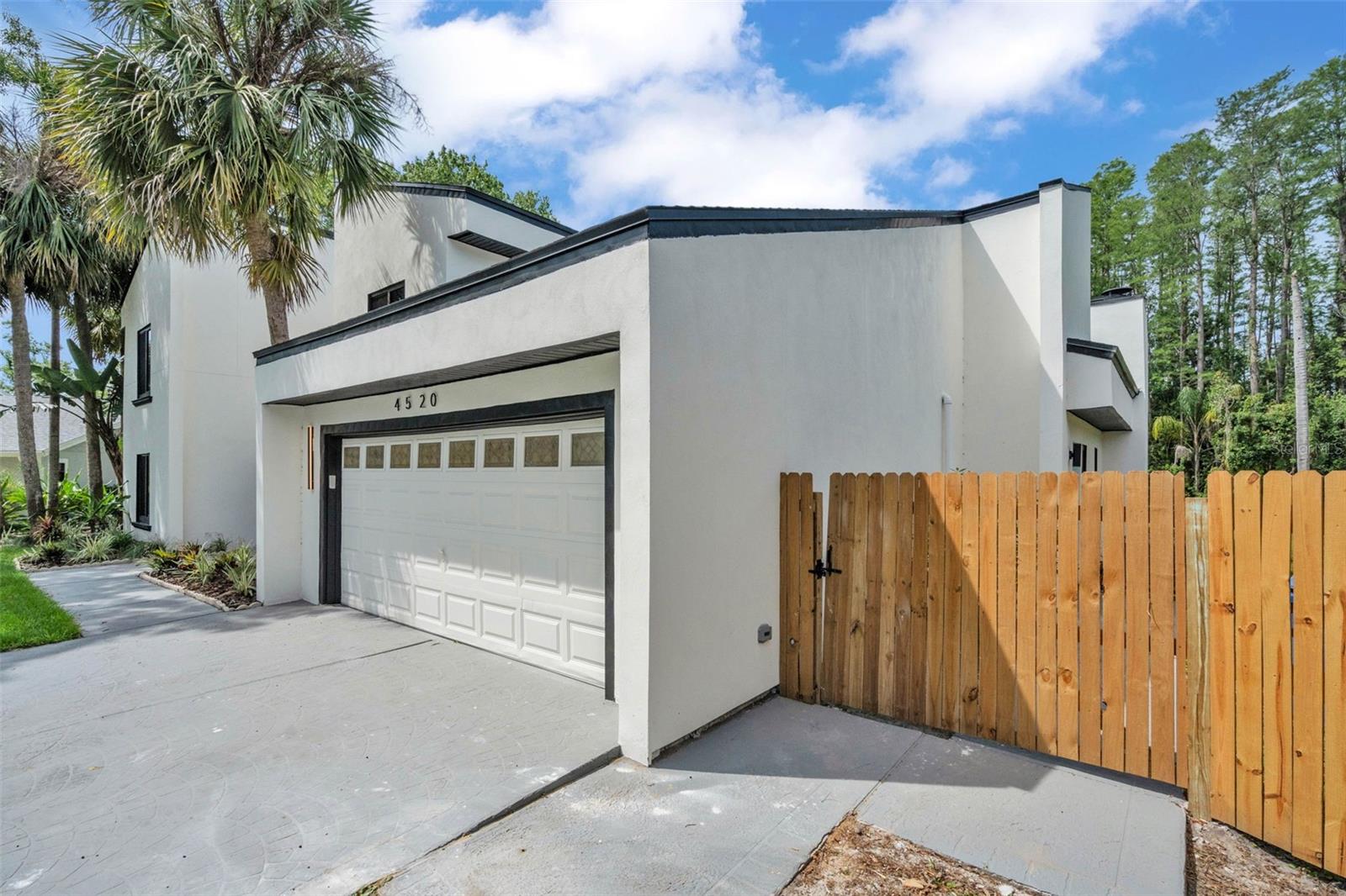 4520 PINE HOLLOW DR, TAMPA, FL, 33624