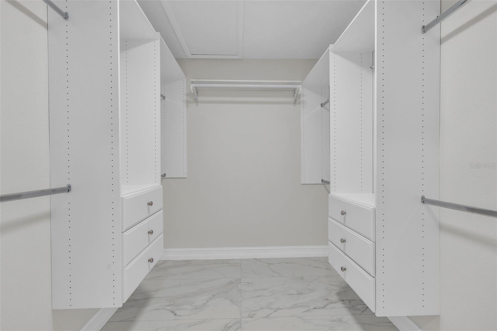 4520 PINE HOLLOW DR, TAMPA, FL, 33624