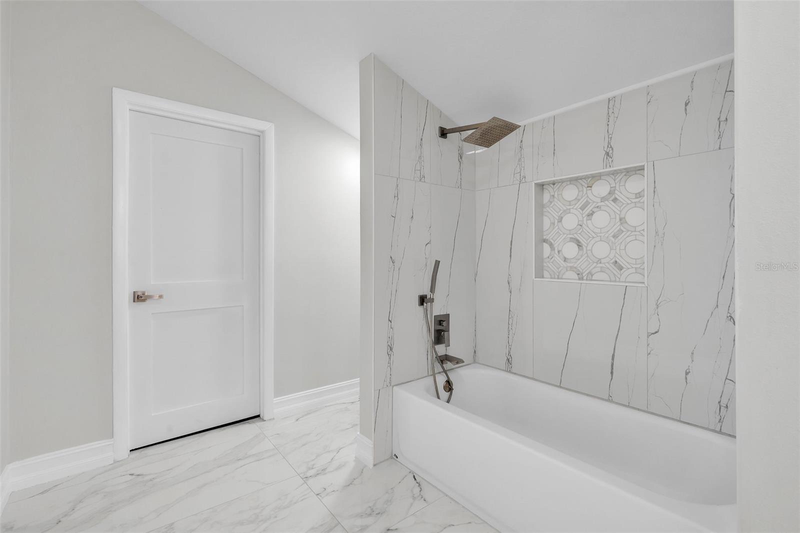 4520 PINE HOLLOW DR, TAMPA, FL, 33624