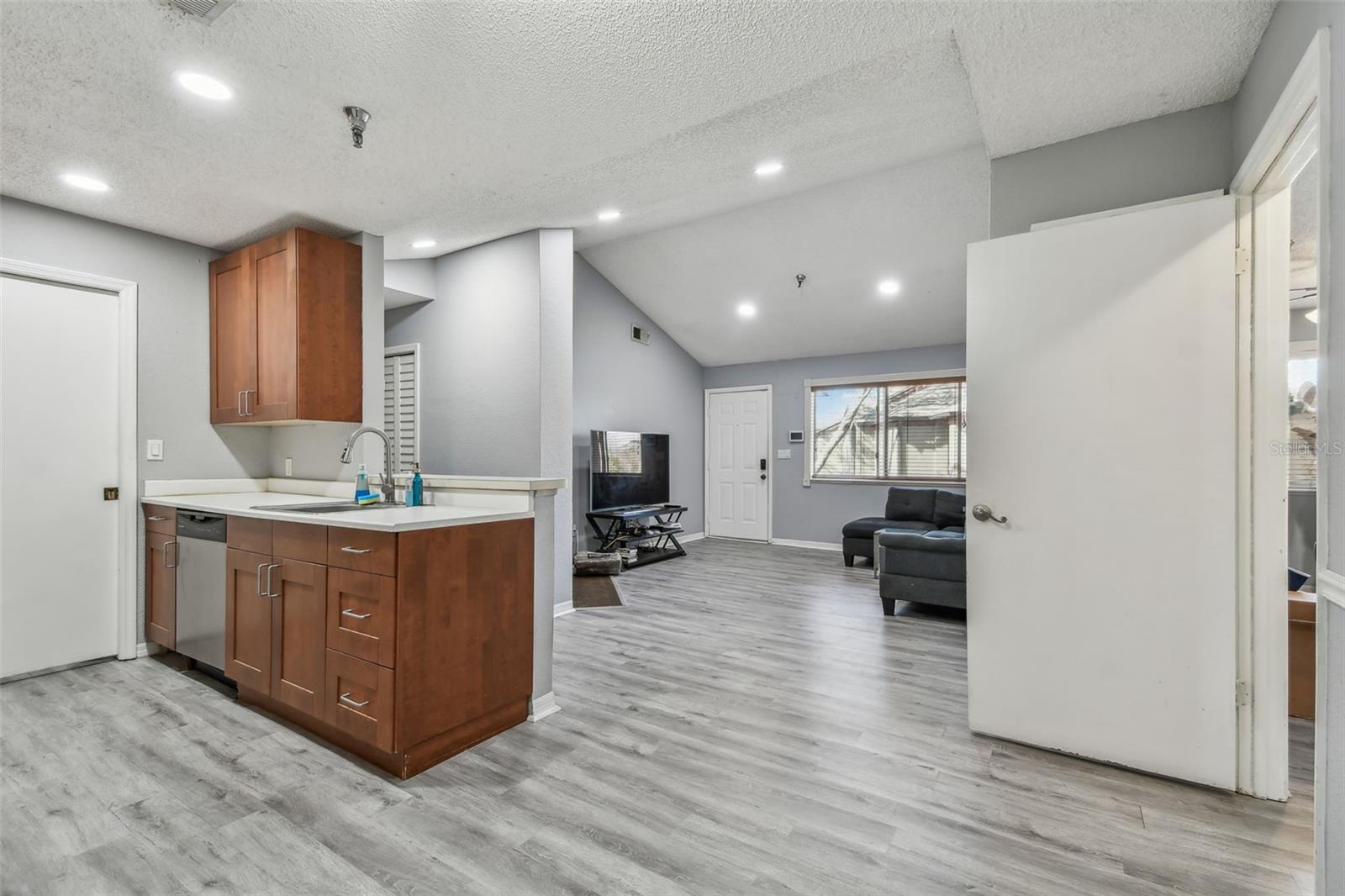 10263 GANDY BLVD N #2014, ST PETERSBURG, FL, 33702