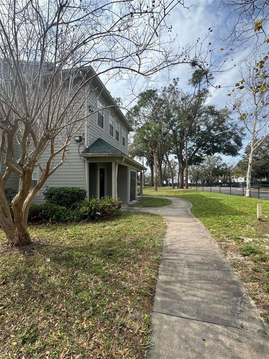 6100 WESTGATE DR #203, ORLANDO, FL, 32835