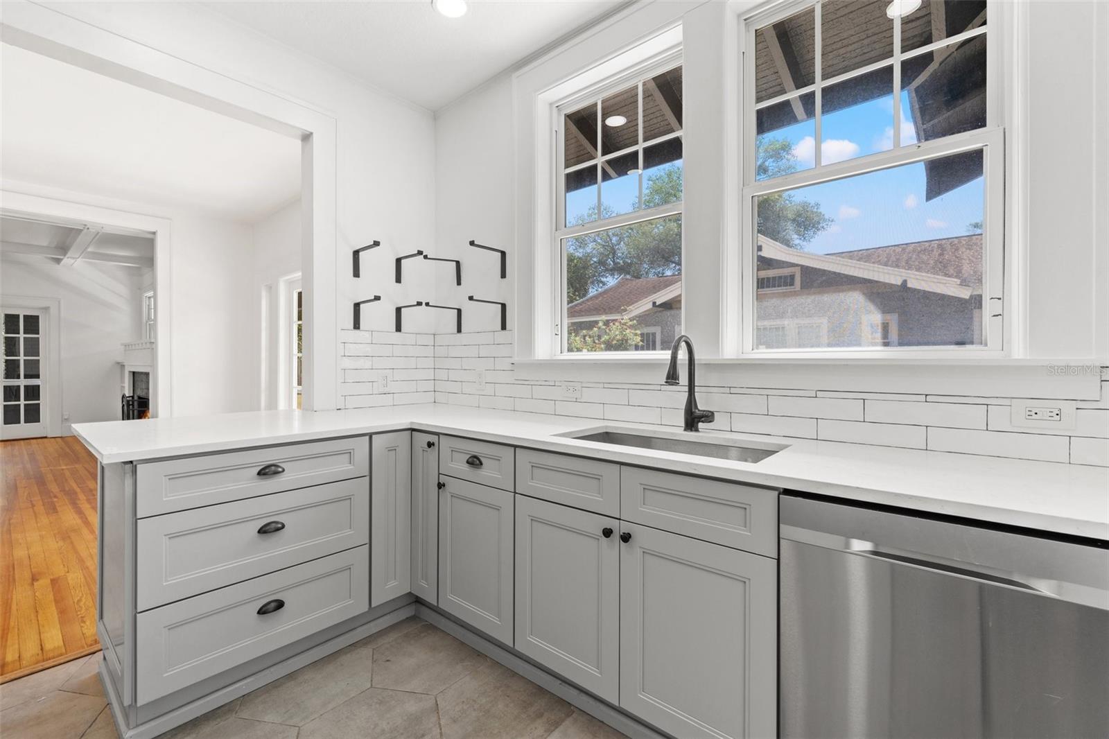 2830 2ND AVE N, ST PETERSBURG, FL, 33713