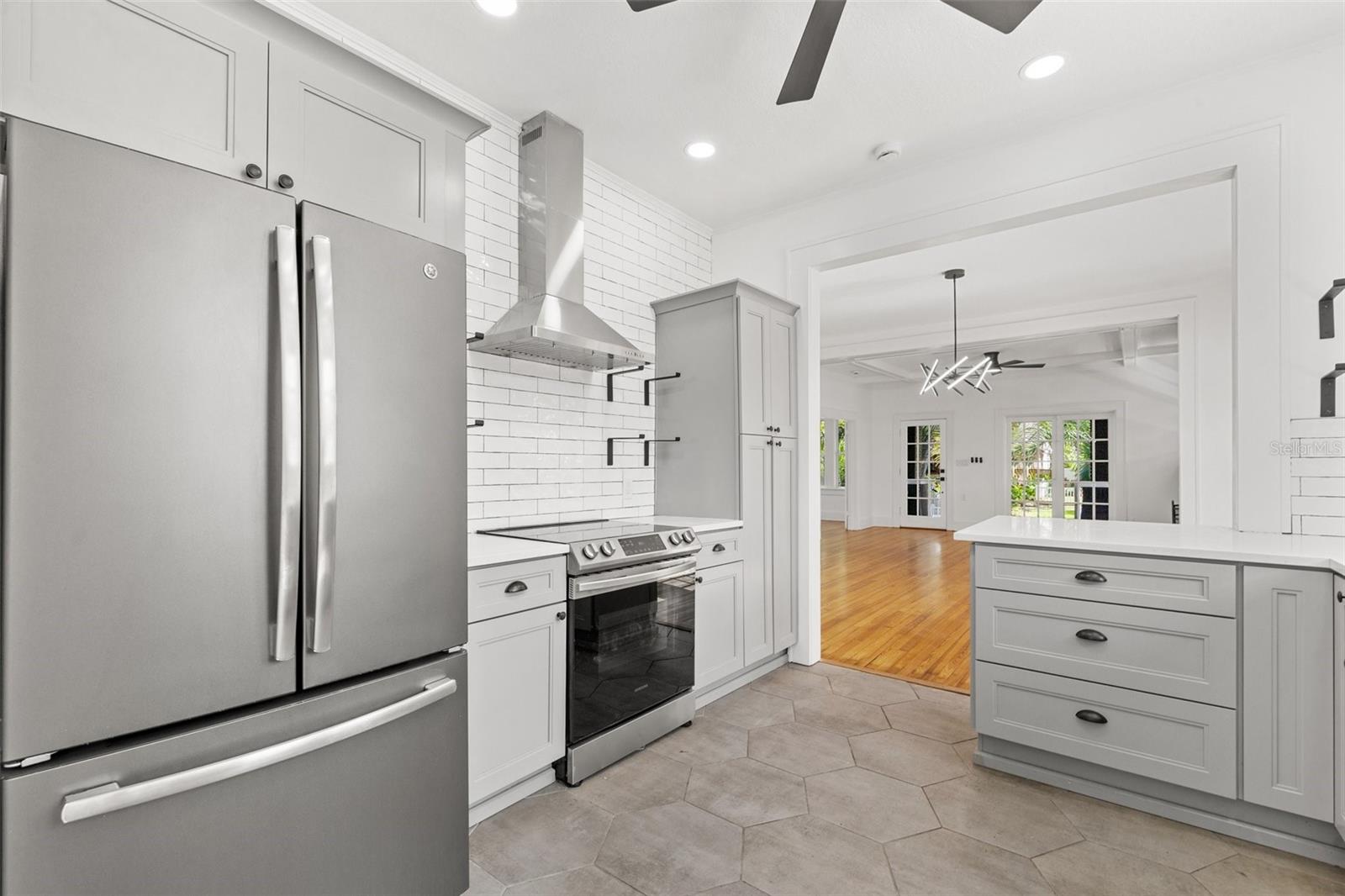 2830 2ND AVE N, ST PETERSBURG, FL, 33713