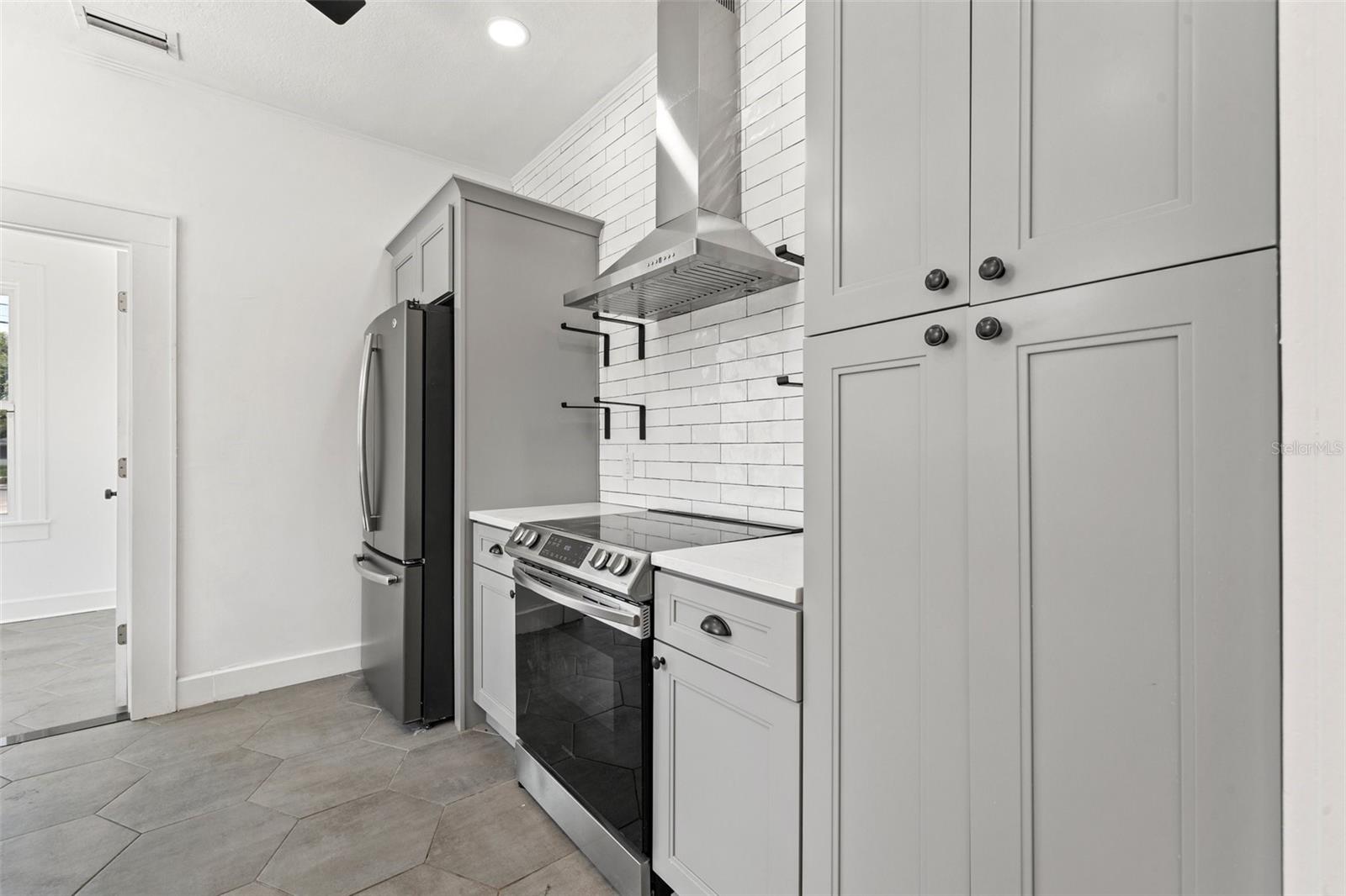 2830 2ND AVE N, ST PETERSBURG, FL, 33713