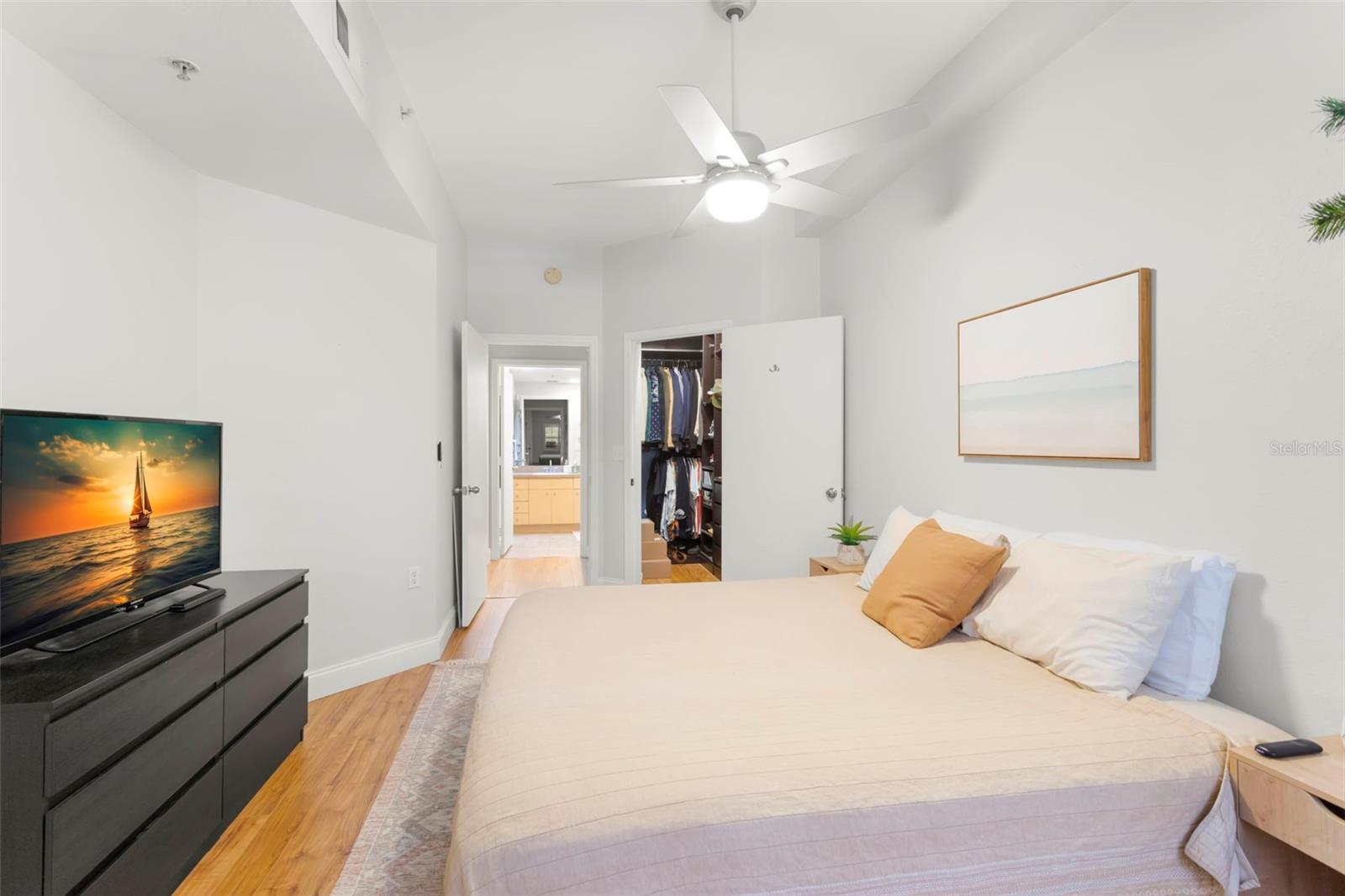 200 4TH AVE S #127, ST PETERSBURG, FL, 33701