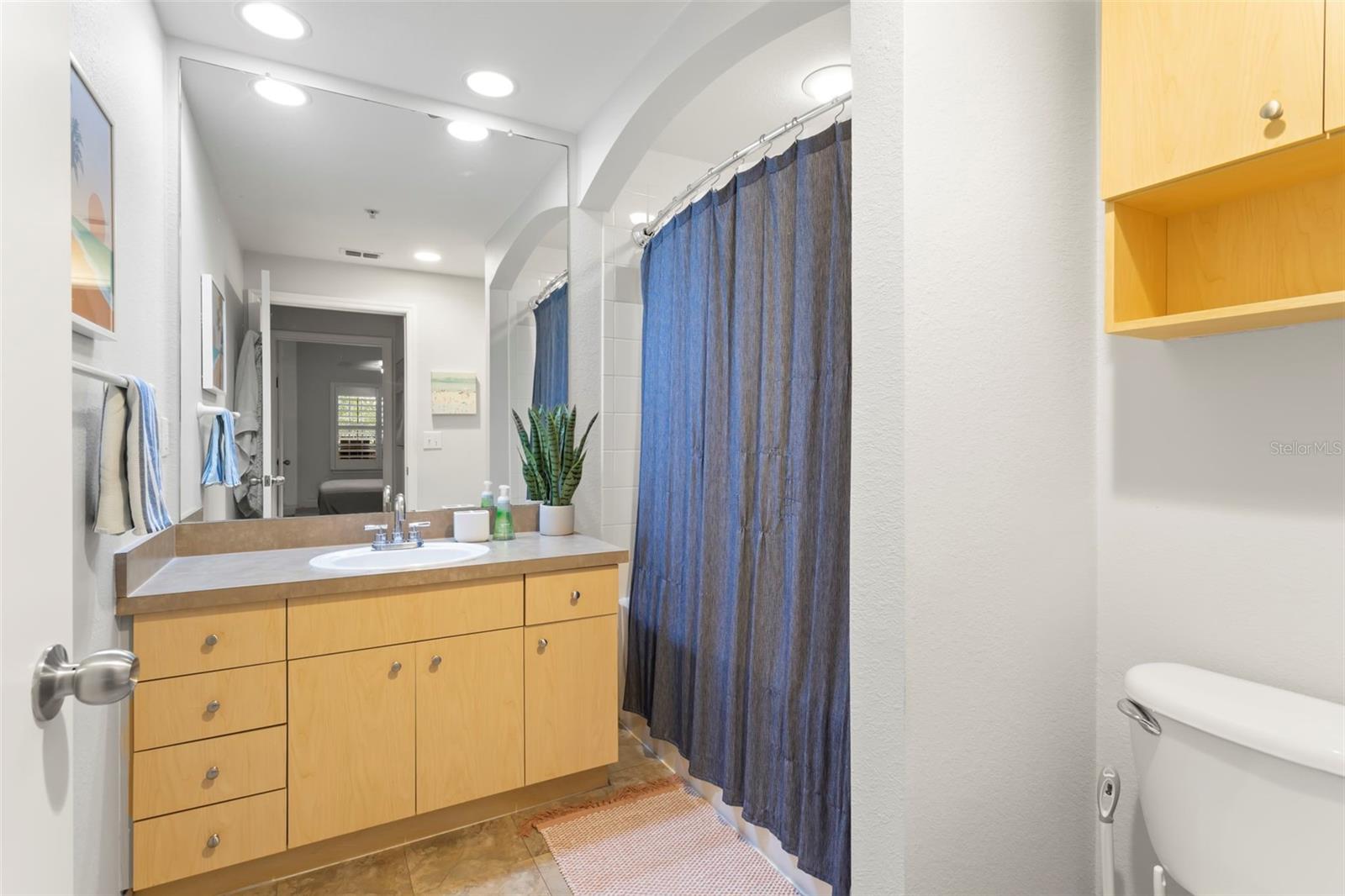 200 4TH AVE S #127, ST PETERSBURG, FL, 33701