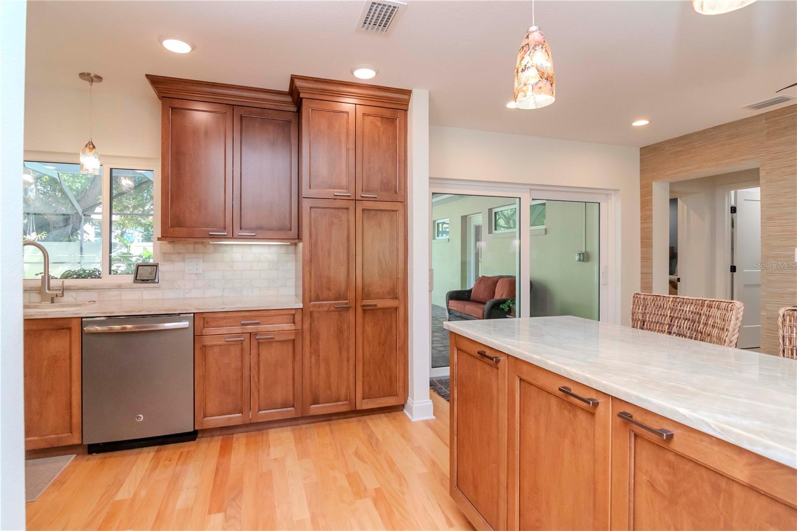 220 GARDEN CIR S, DUNEDIN, FL, 34698