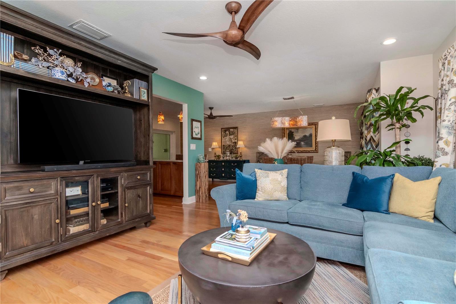 220 GARDEN CIR S, DUNEDIN, FL, 34698