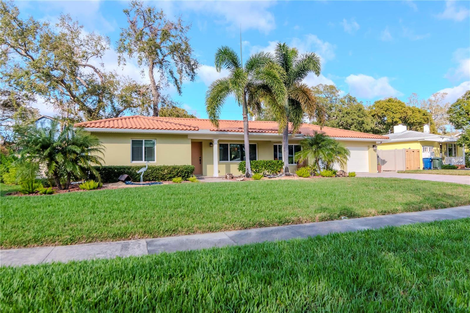 220 GARDEN CIR S, DUNEDIN, FL, 34698