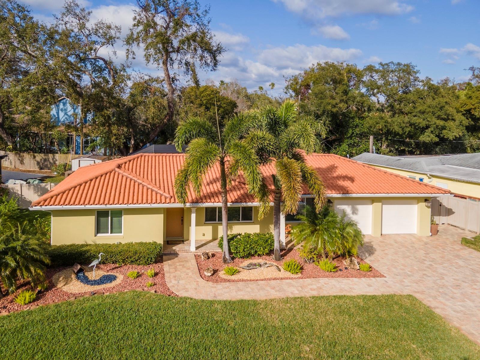 220 GARDEN CIR S, DUNEDIN, FL, 34698