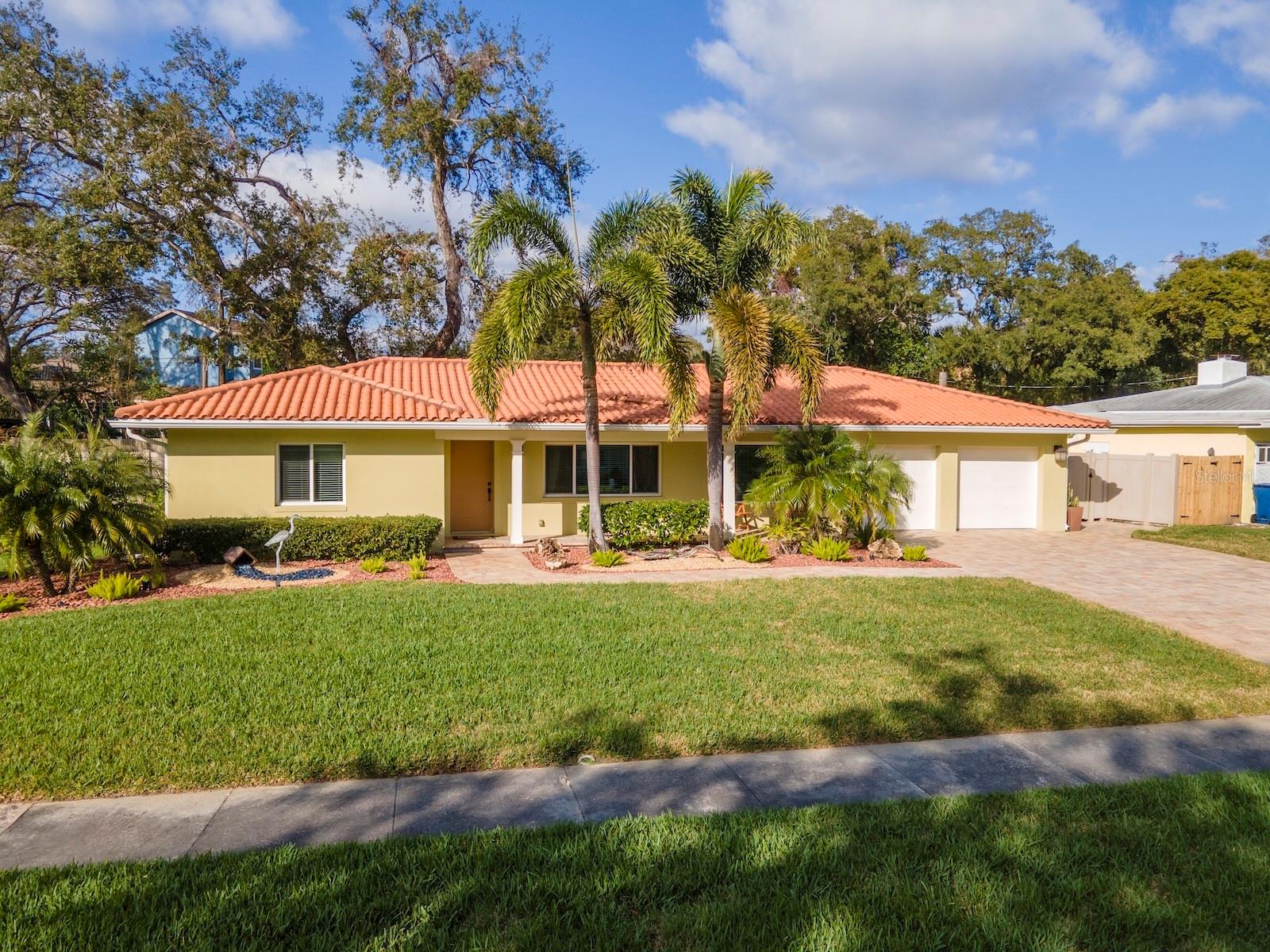 220 GARDEN CIR S, DUNEDIN, FL, 34698
