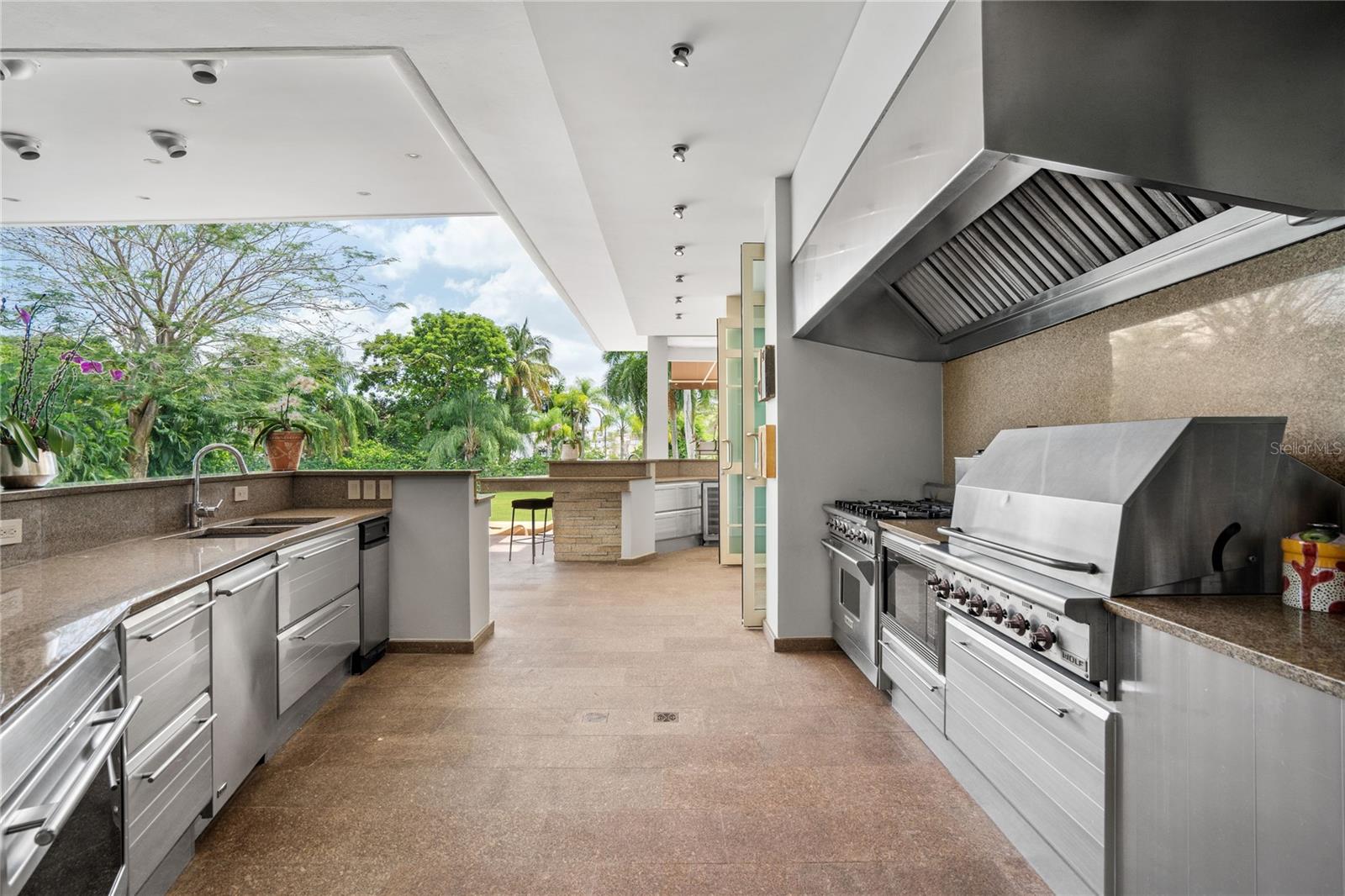 PR9111890 Property Photo