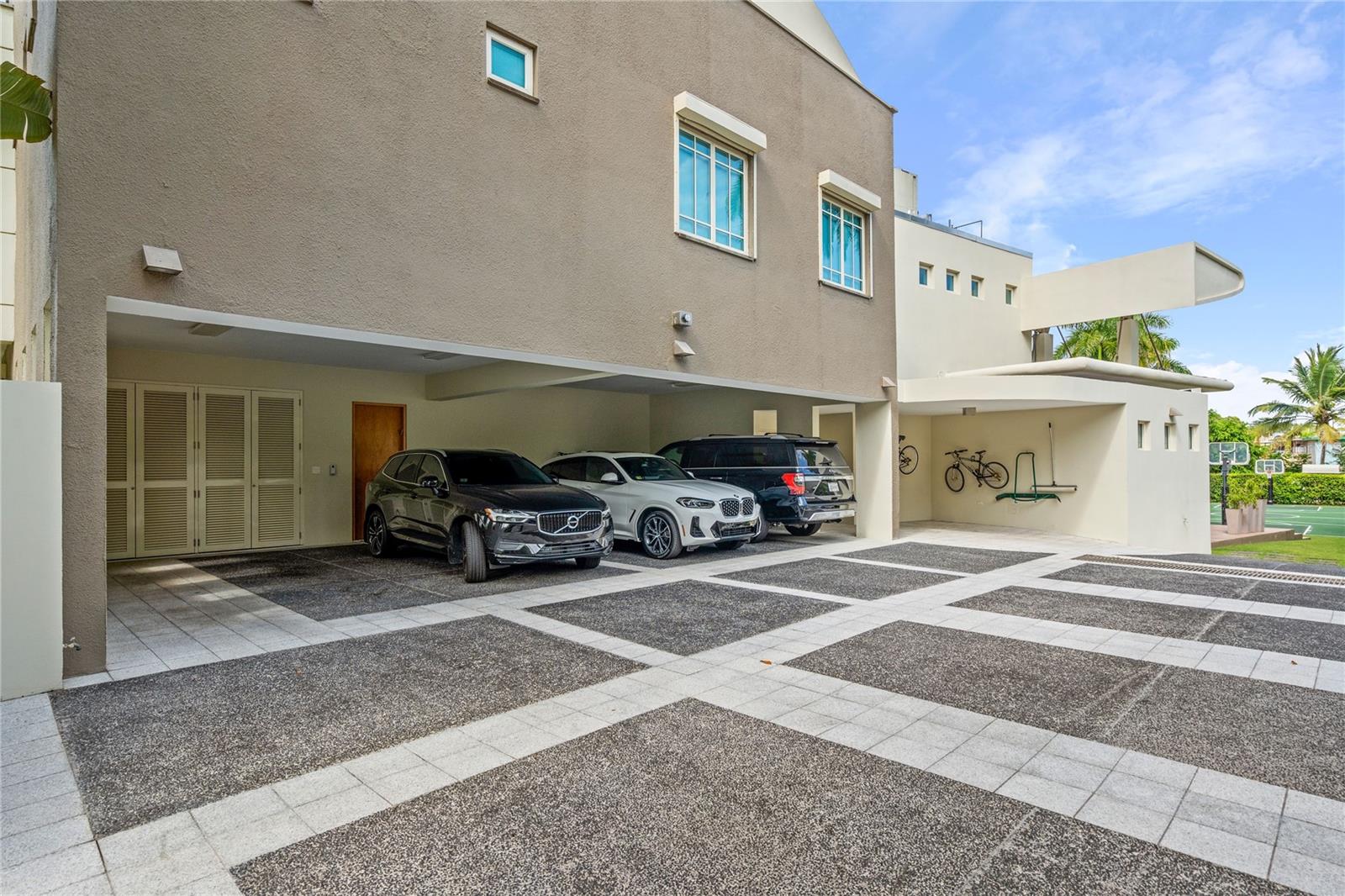 PR9111890 Property Photo