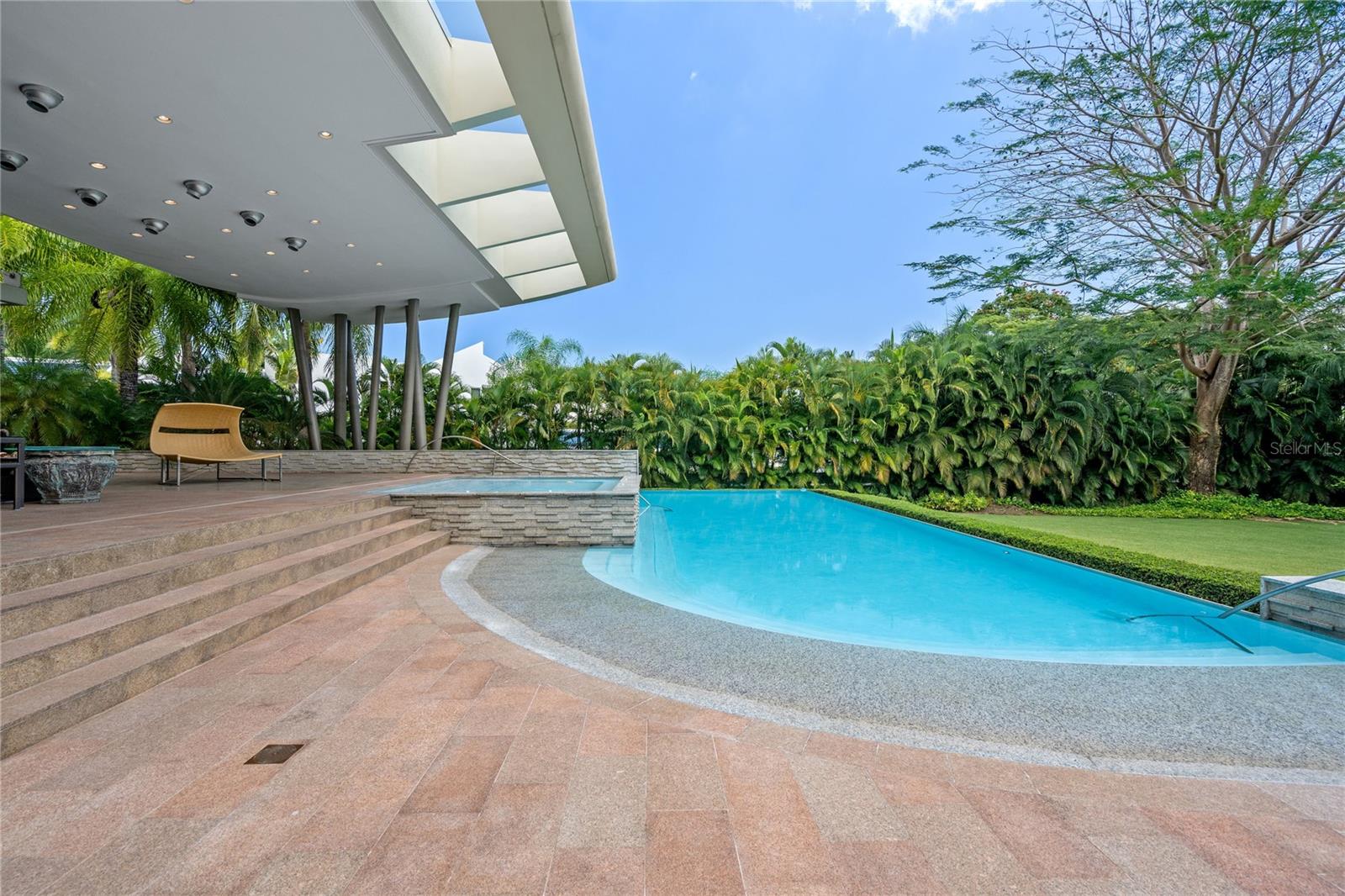 PR9111890 Property Photo