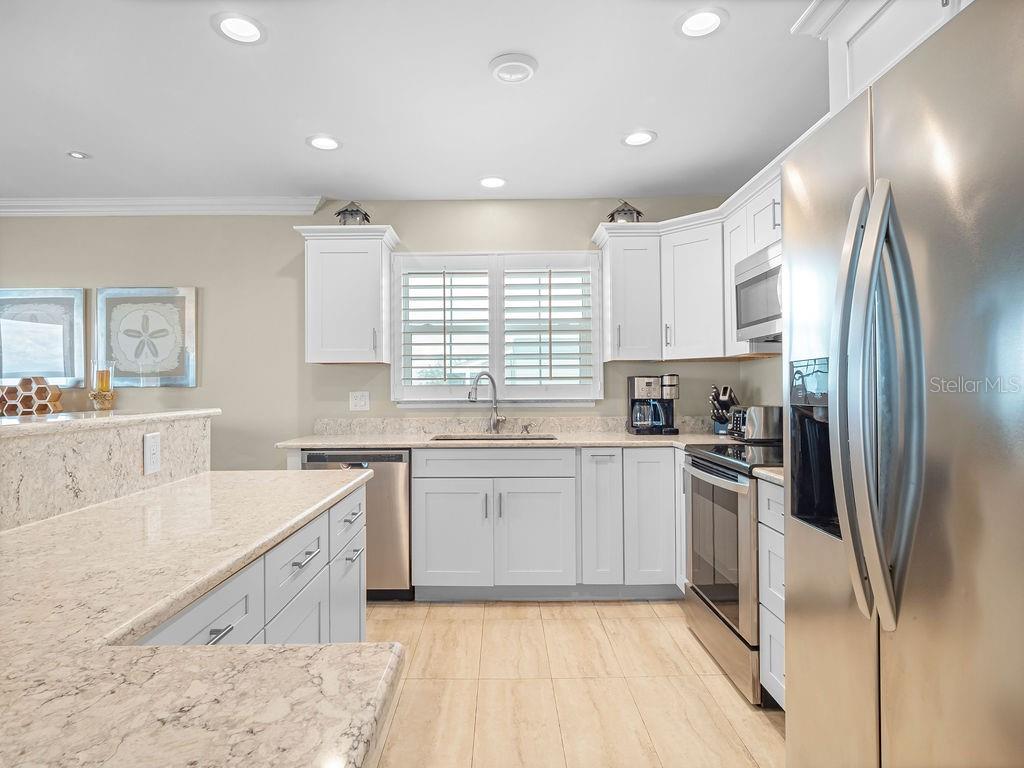 6700 GULF DR #B8, HOLMES BEACH, FL, 34217