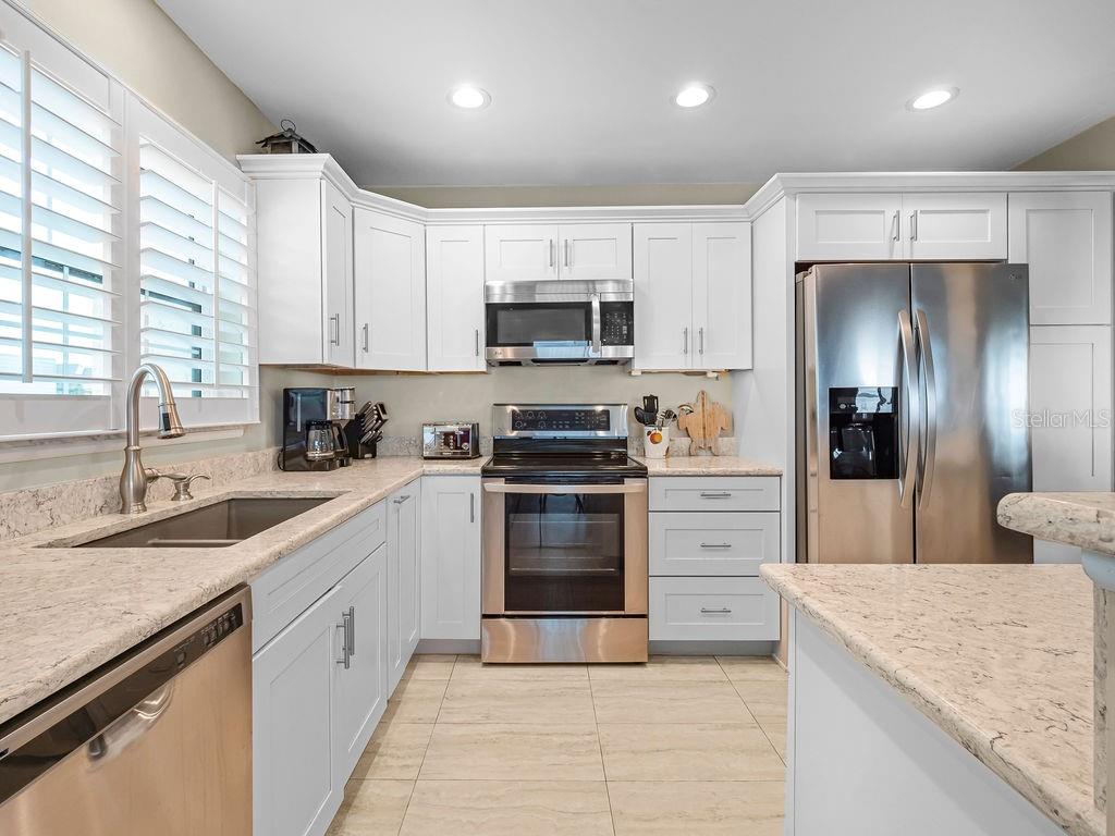 6700 GULF DR #B8, HOLMES BEACH, FL, 34217
