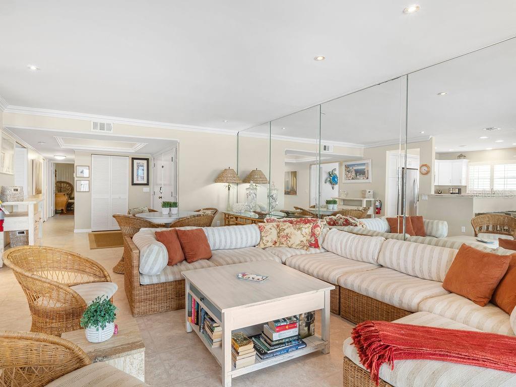 6700 GULF DR #B8, HOLMES BEACH, FL, 34217