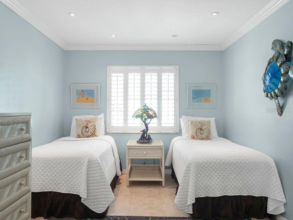 6700 GULF DR #B8, HOLMES BEACH, FL, 34217