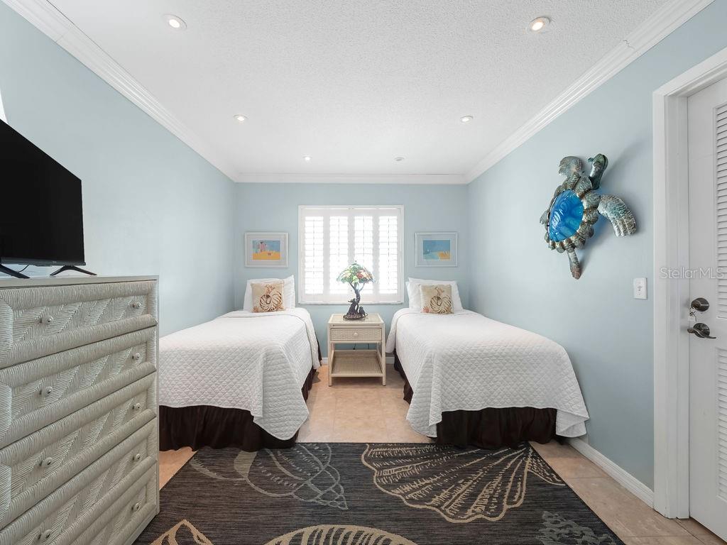 6700 GULF DR #B8, HOLMES BEACH, FL, 34217