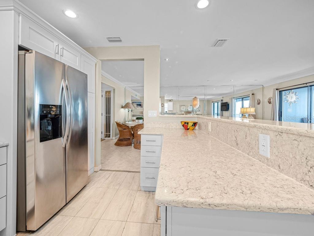 6700 GULF DR #B8, HOLMES BEACH, FL, 34217