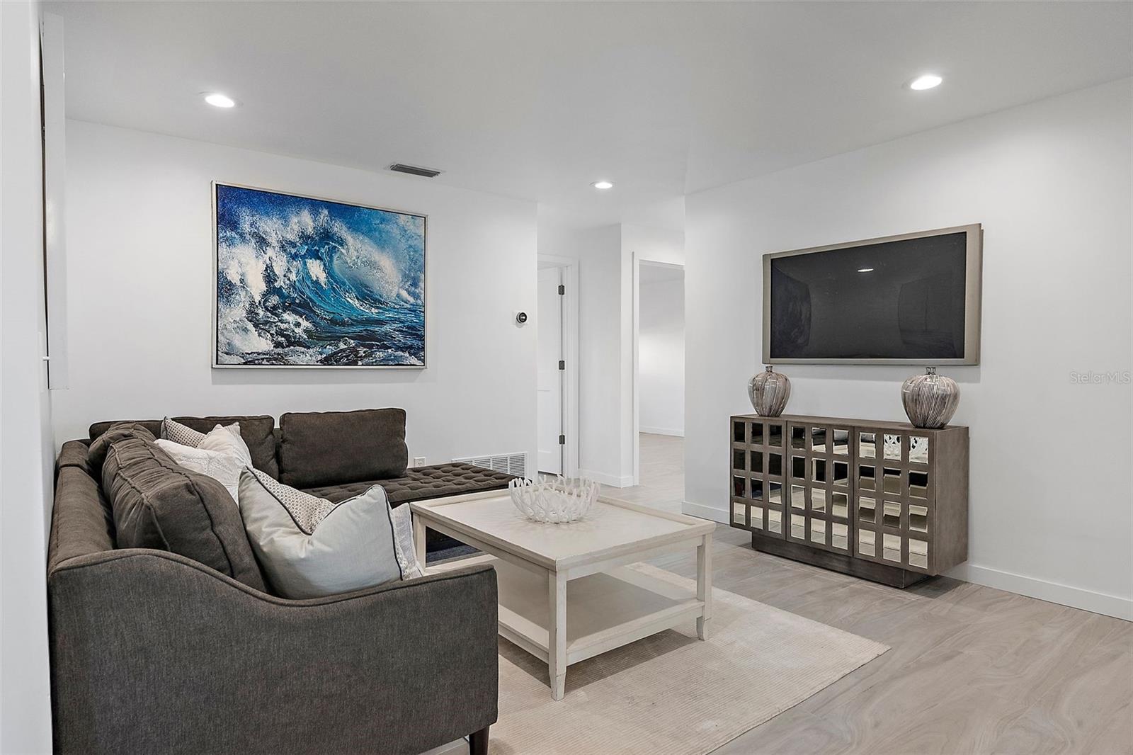 1984 KANSAS AVE NE, ST PETERSBURG, FL, 33703