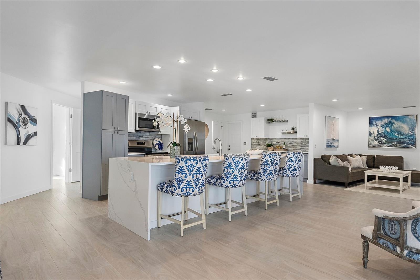 1984 KANSAS AVE NE, ST PETERSBURG, FL, 33703