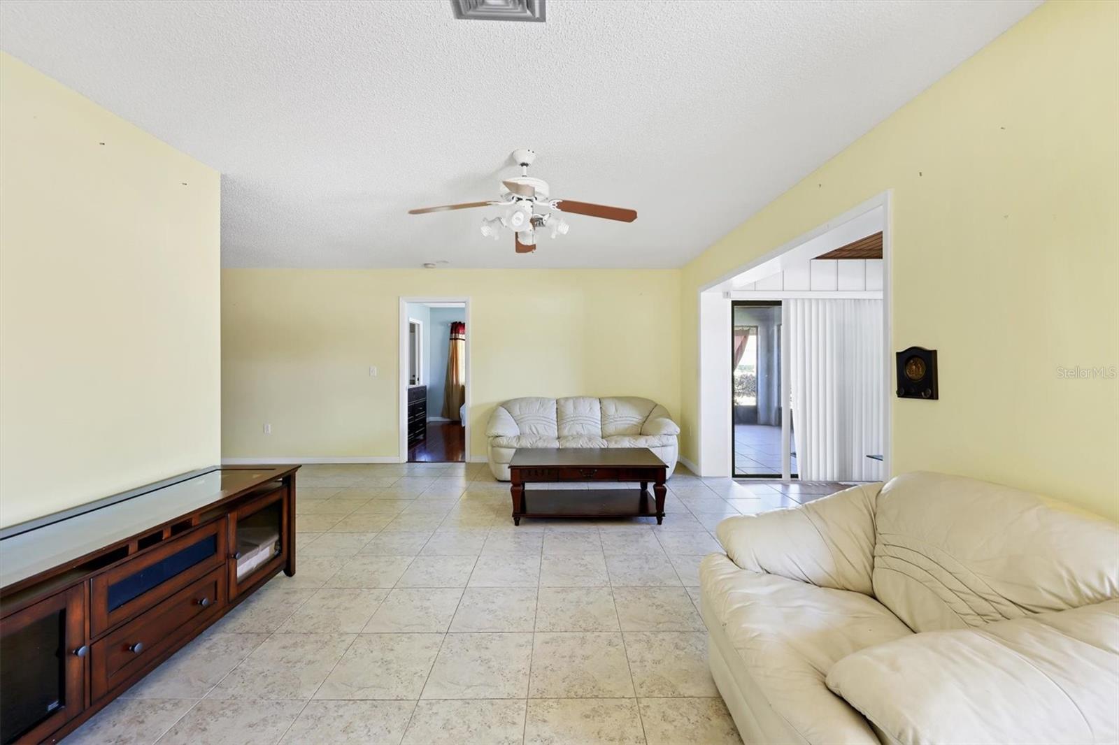 3208 VIVIENDA BLVD, BRADENTON, FL, 34207