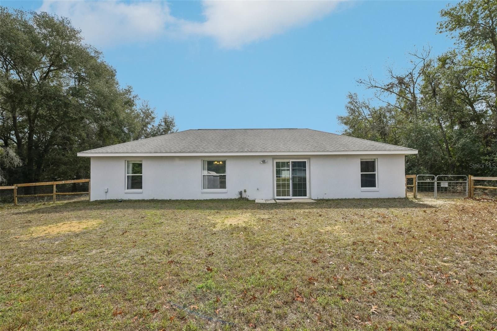 25 MAPLE CRSE, OCKLAWAHA, FL, 32179