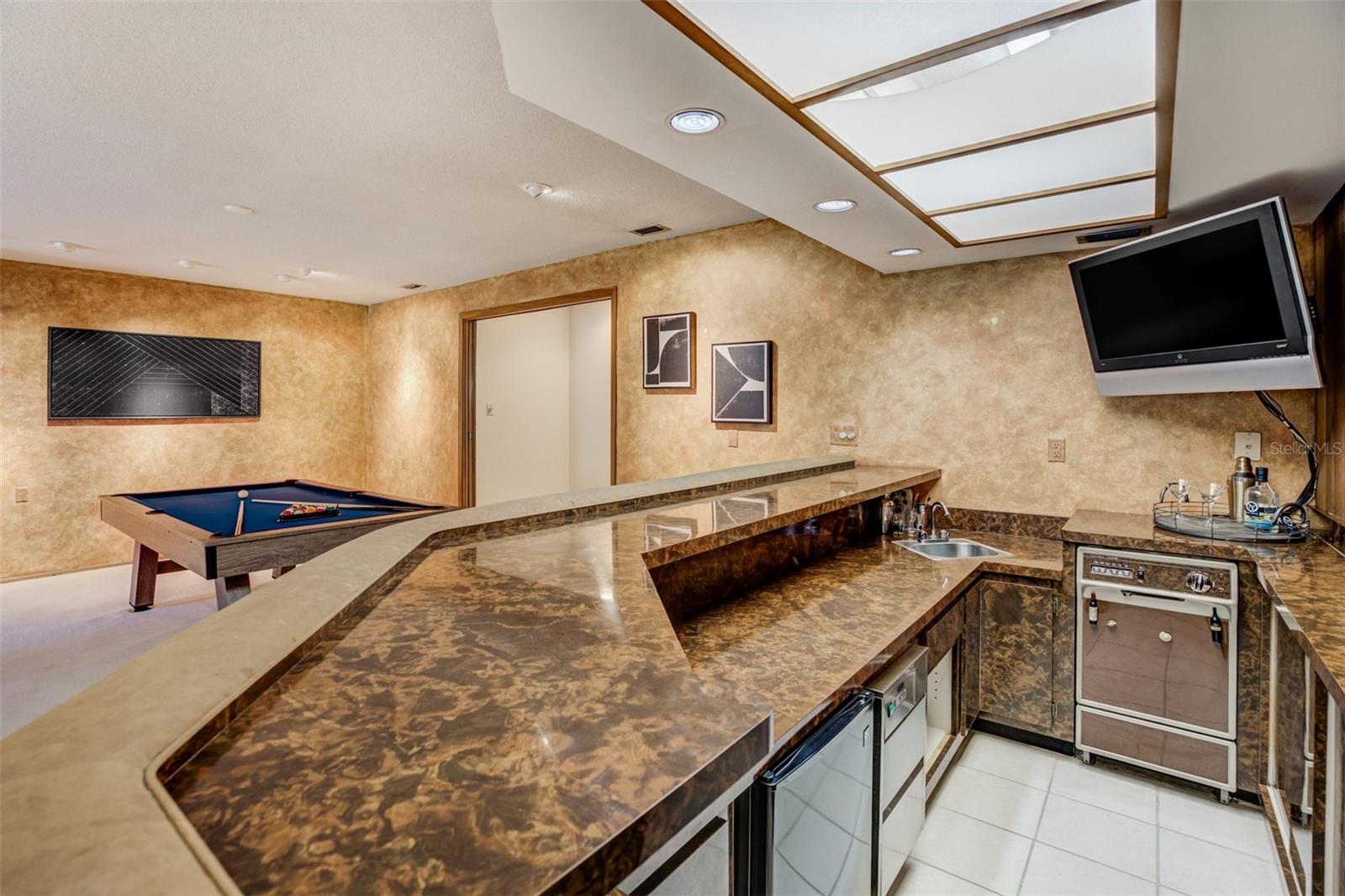 1672 WINDING CREEK RD, DUNEDIN, FL, 34698