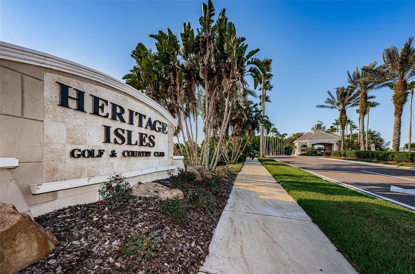 18186 SANDY POINTE DR, TAMPA, FL, 33647