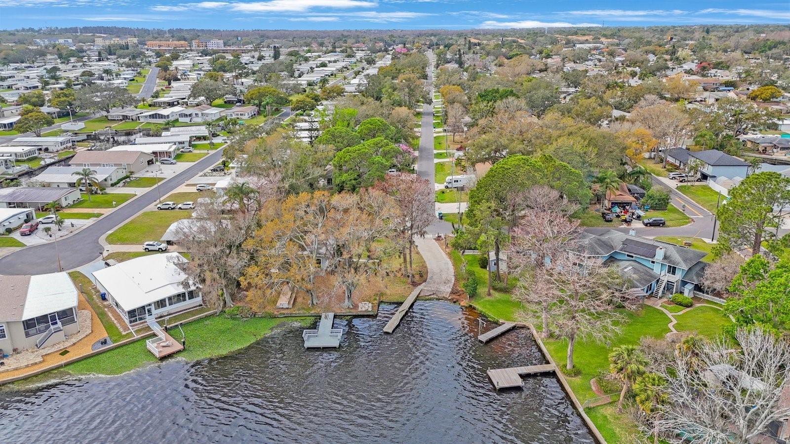 22 LAKE SHORE DR, PALM HARBOR, FL, 34684