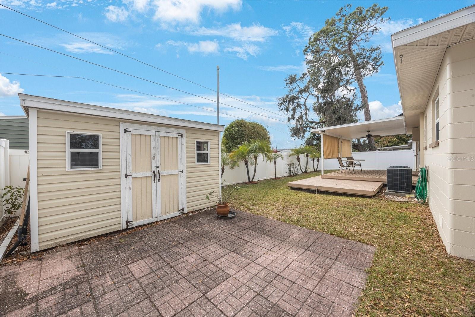 22 LAKE SHORE DR, PALM HARBOR, FL, 34684