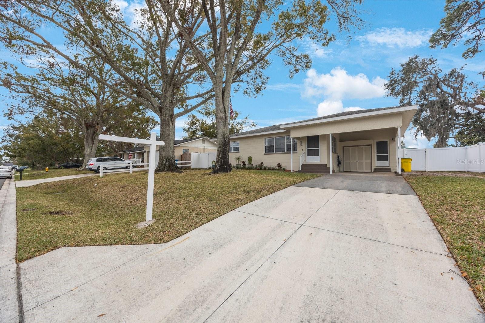 22 LAKE SHORE DR, PALM HARBOR, FL, 34684