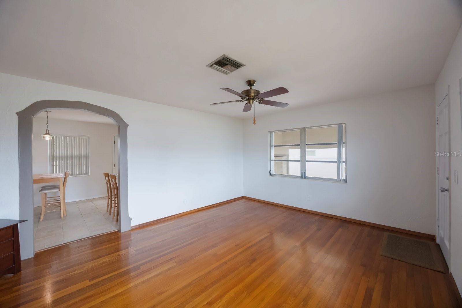 22 LAKE SHORE DR, PALM HARBOR, FL, 34684