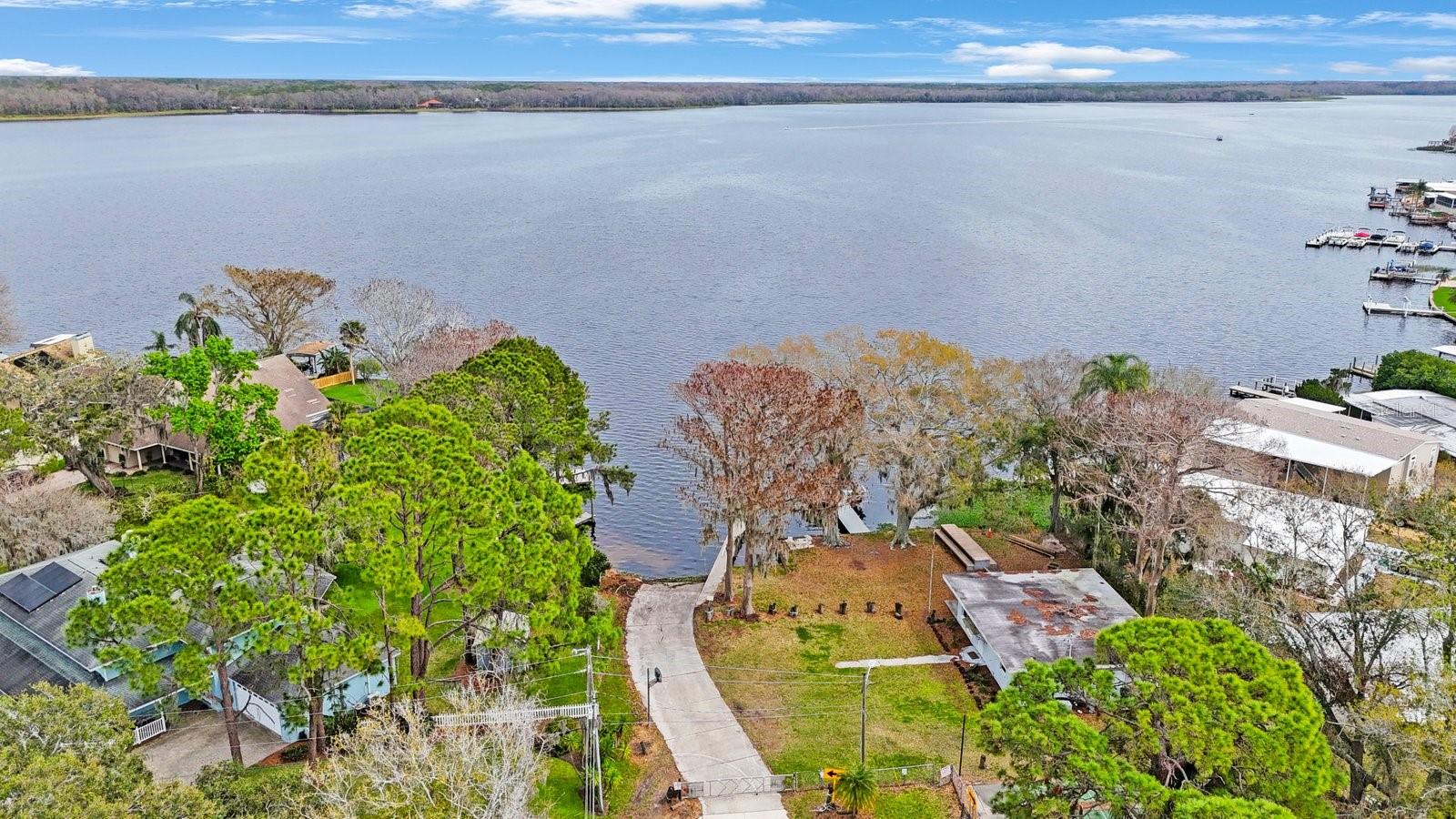 22 LAKE SHORE DR, PALM HARBOR, FL, 34684