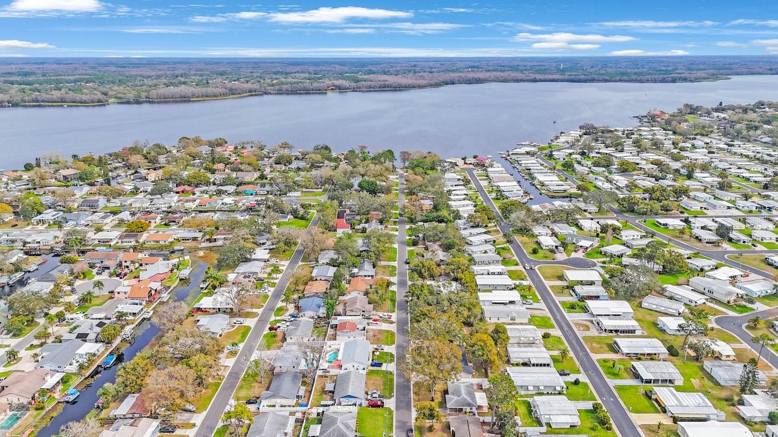 22 LAKE SHORE DR, PALM HARBOR, FL, 34684